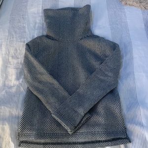 Brand new with tags! Jcrew pullover, size xs. Super cozy! Color is b&w